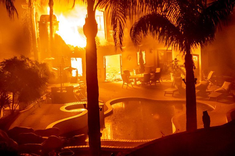 加州大火吞噬名人雲集的馬里布海濱！這些明星們的億萬豪宅，在一夕之間被燒成灰燼！