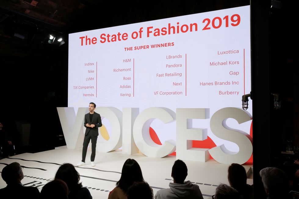 Red, Presentation, Text, Fashion, Design, Event, Font, Technology, Architecture, Convention, 