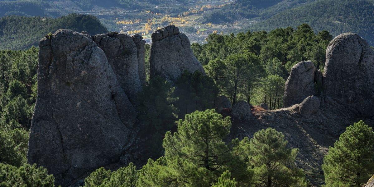 La ruta de senderismo en Albacete que te fascinará por sus impresionantes formaciones rocosas