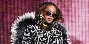 Beyonce on tour - Beyonce stage costume