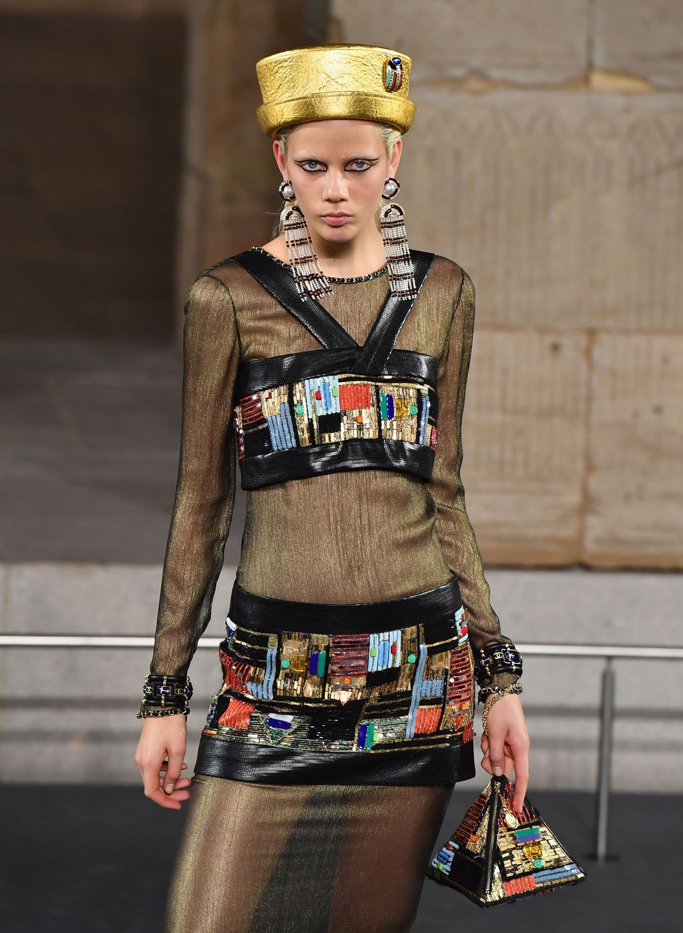 Chanel Showed Its Metiers d'Art Collection at the Metropolitan Museum in  New York