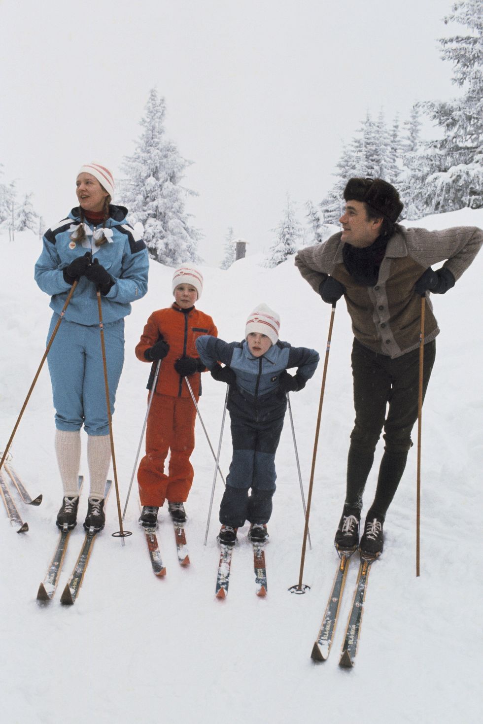 snow, trekking pole, ski, skiing, winter, snowshoe, footwear, ski equipment, cross country skier, ski pole,