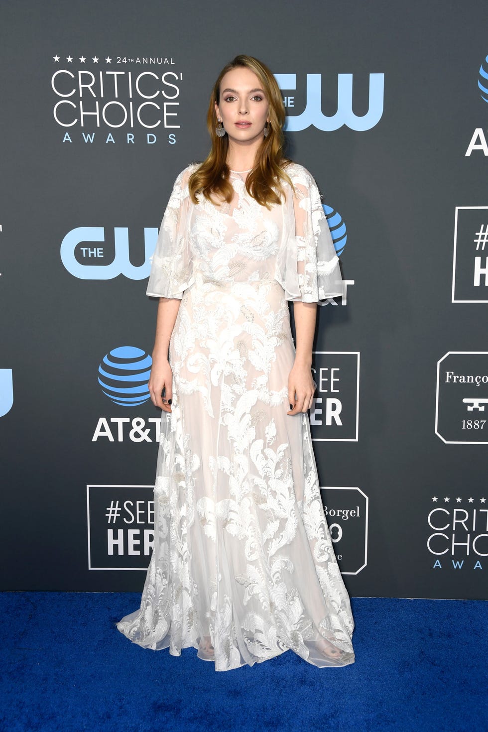 Red carpet, Carpet, Clothing, Dress, Premiere, Flooring, Fashion, Shoulder, Event, Fashion model, 