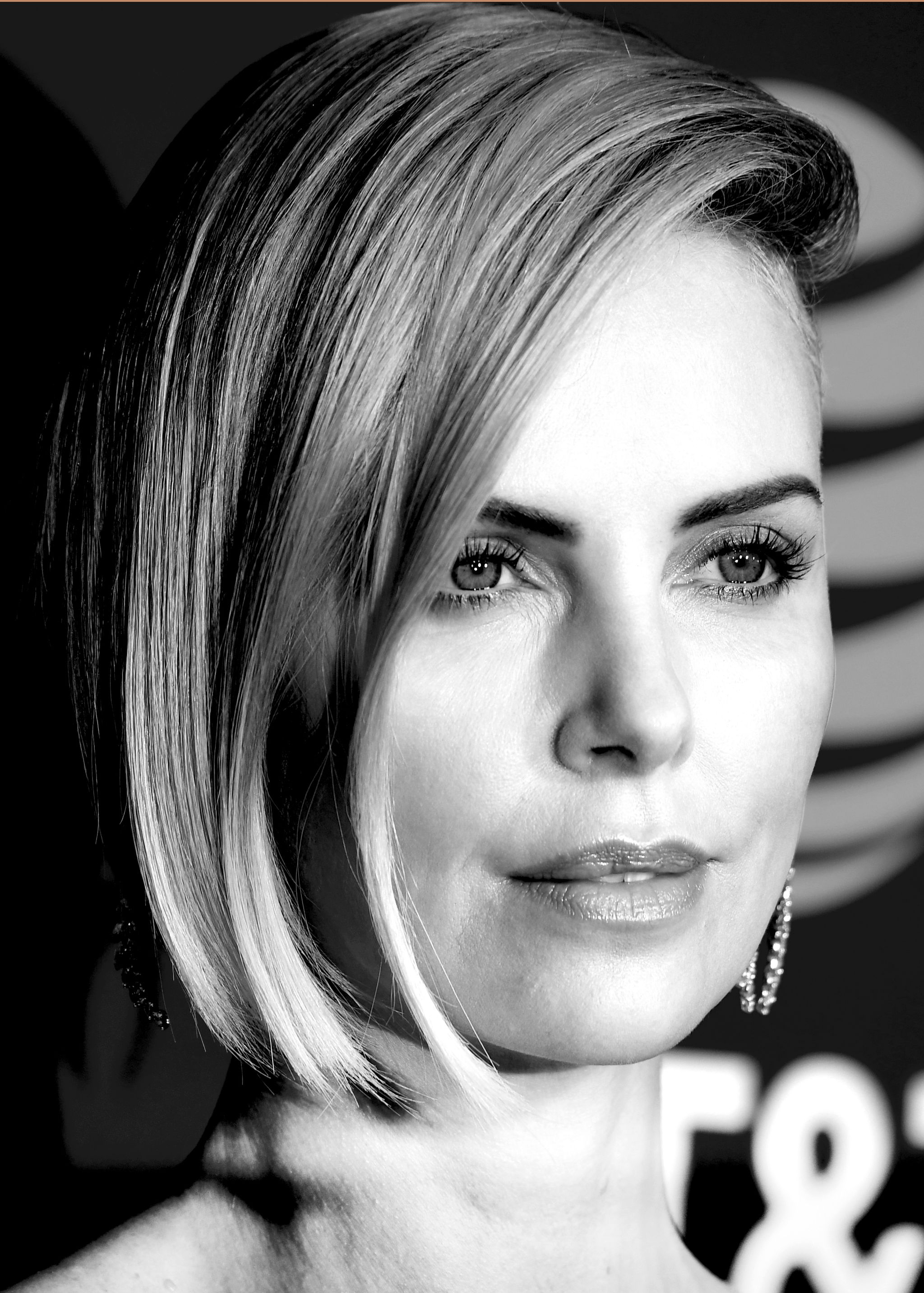 Hair, Face, Eyebrow, Hairstyle, Lip, Chin, Beauty, Blond, Head, Black-and-white, 