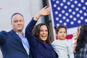 oakland, ca january 27 us senator kamala harris d ca waves to her supporters with her husband, douglas emhoff and her niece, amara ajagu, 2, during her presidential campaign launch rally in frank h ogawa plaza on january 27, 2019, in oakland, california twenty thousand people turned out to see the oakland native launch her presidential campaign in front of oakland city hall photo by mason trincagetty images
