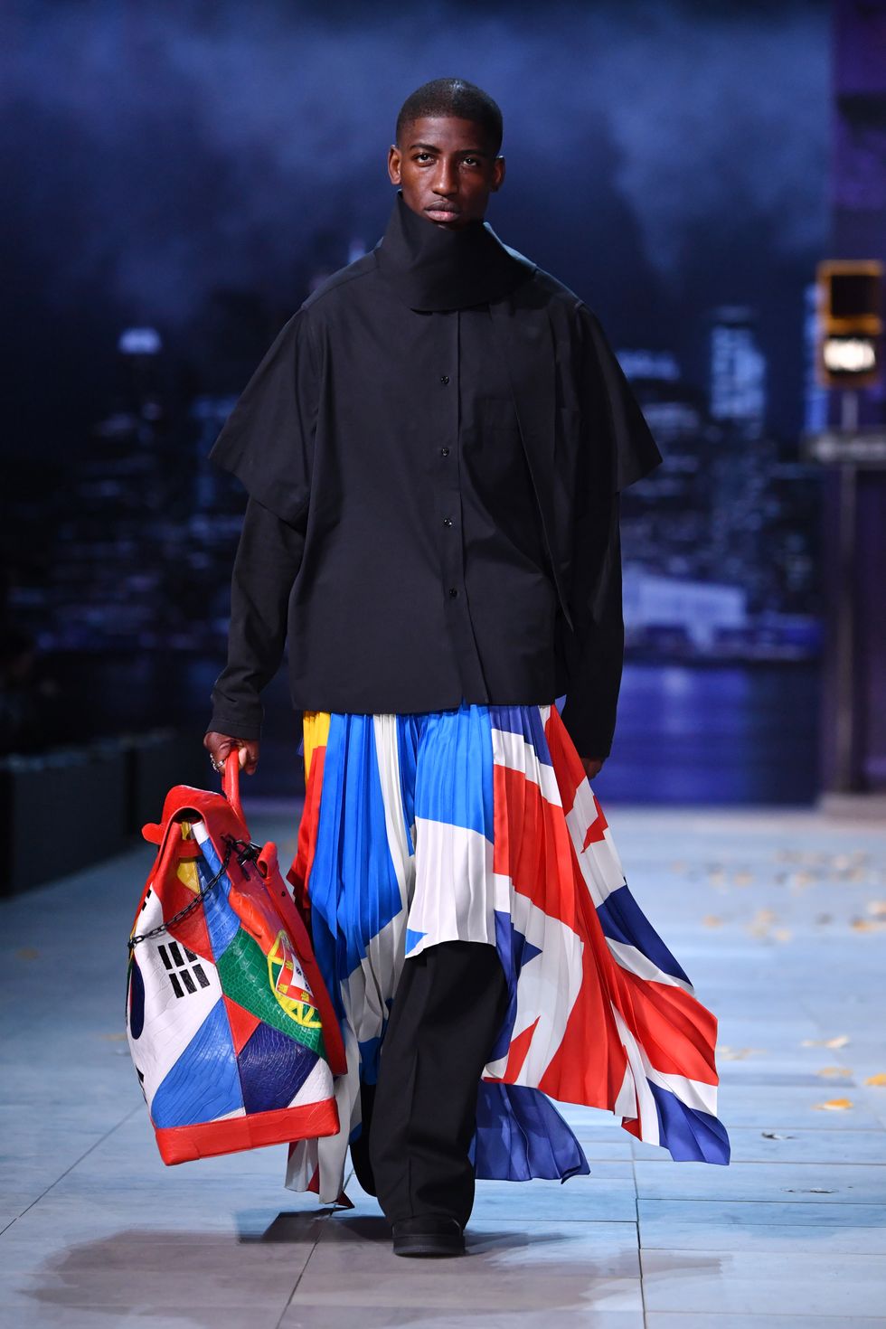 Louis Vuitton FW19  Fitness fashion, Fashion, Coat