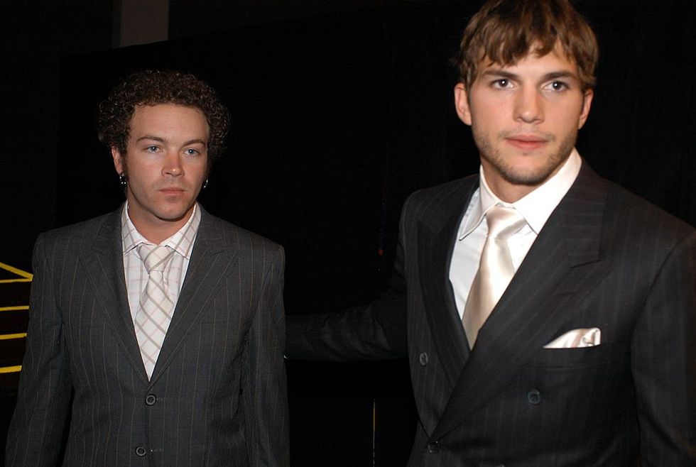 danny masterson ashton kutcher during 2003 mtv movie awards backstage and audience at the shrine auditorium in los angeles, california, united states photo by jeff kravitzfilmmagic