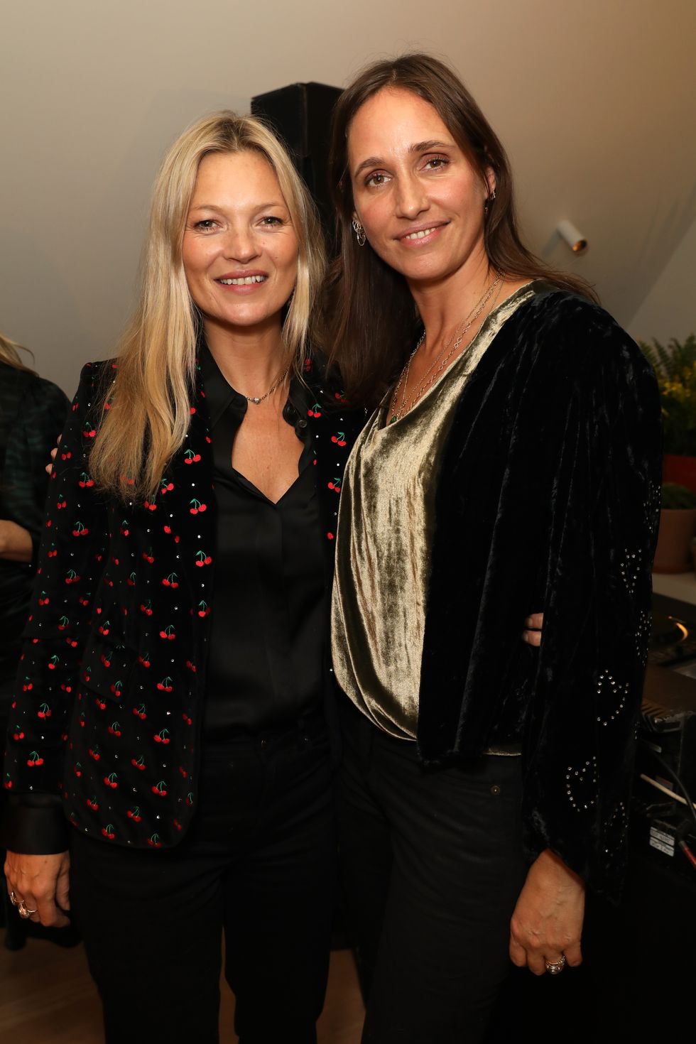 london, england january 24 l r kate moss and rosemary ferguson attend the rosemary ferguson x matchesfashioncom party on january 24, 2019 in london, england photo by darren gerrishwireimage
