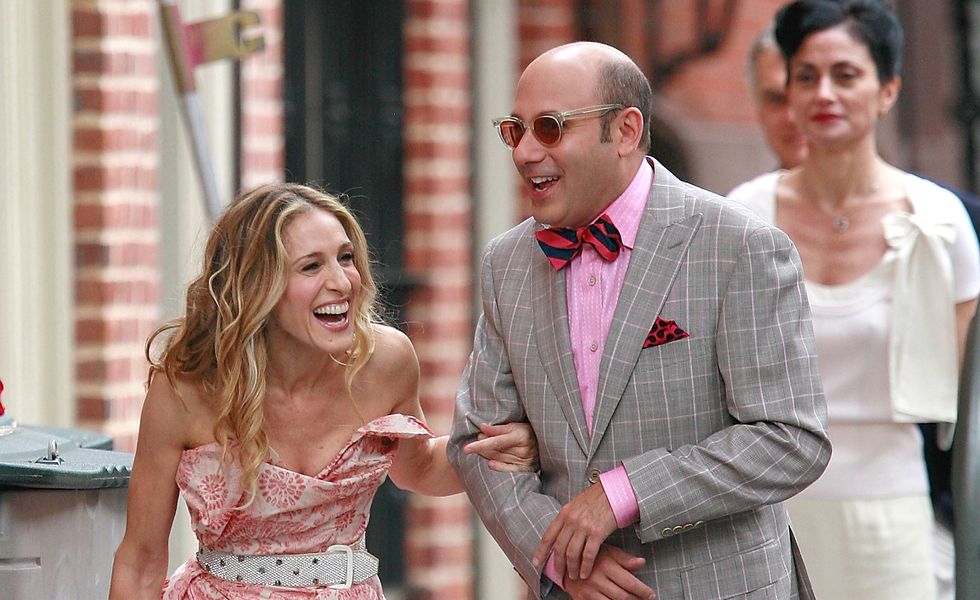 actress sarah jessica parker and actor willie garson sighting filming a scene for the movie sex and the city on location in the west village on october 01 2007 in new york city photo by marcel thomasfilmmagic
