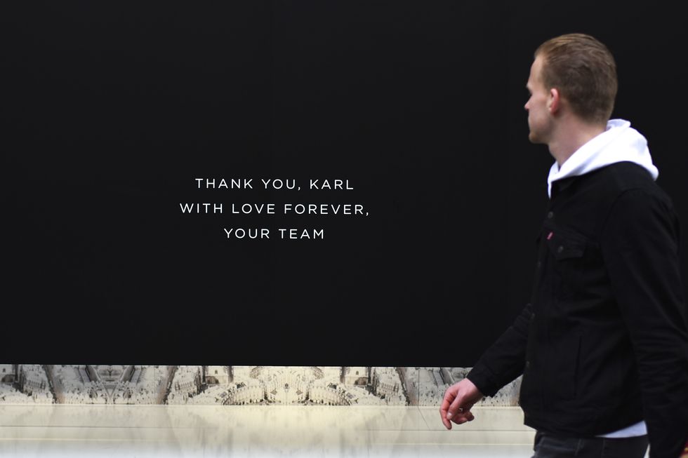 Karl Lagerfeld tribute on window display of Chanel London Store