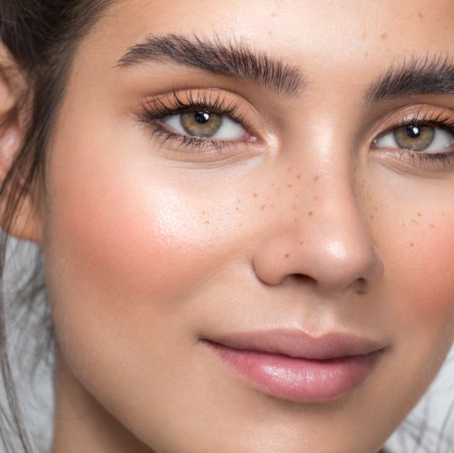 How To Do Fake Freckles In Three Steps, According To Makeup Artists