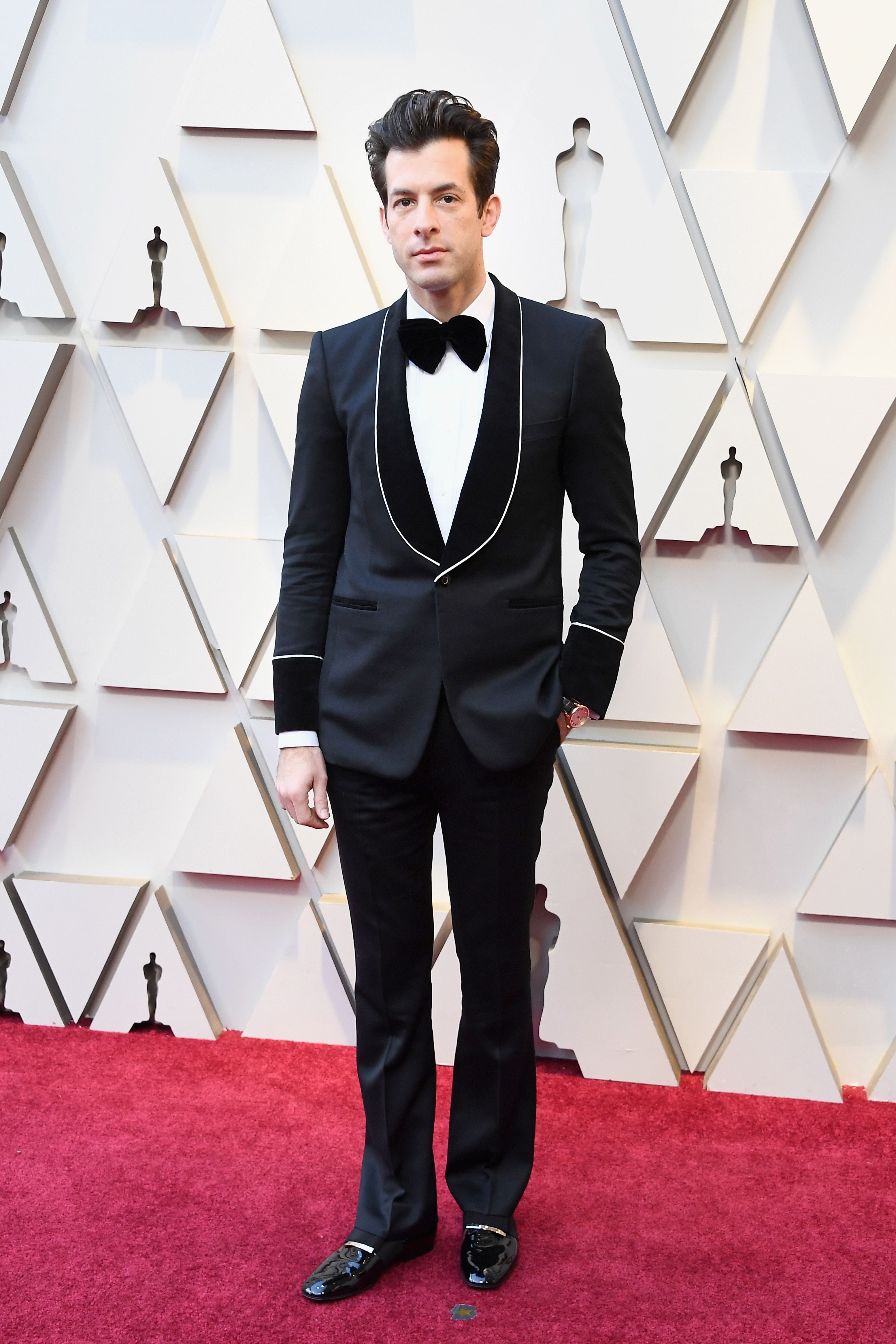 Man wearing dress at oscars hotsell