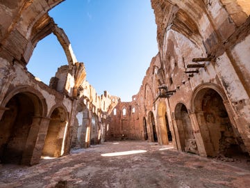 poza de los chorros y el pueblo viejo de belchite