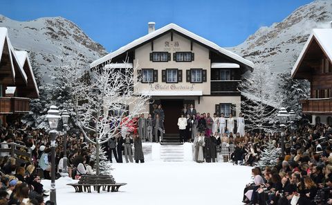 Winter, Snow, House, Freezing, Ski resort, Mountain, Tourism, Building, Architecture, Tourist attraction, 