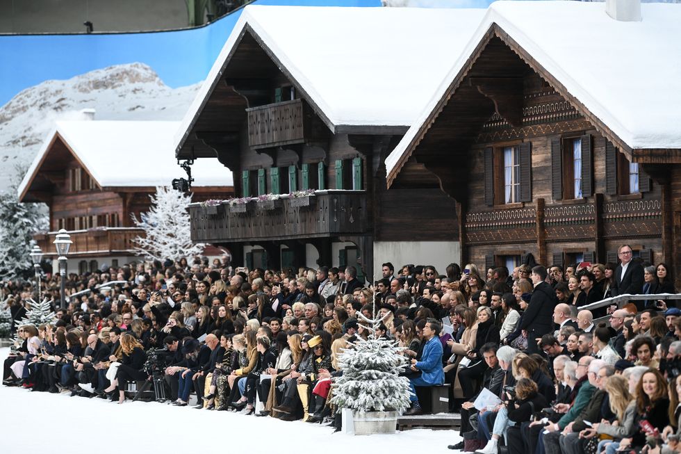 People, Crowd, House, Audience, Event, Winter, Tourism, Snow, Architecture, Building, 