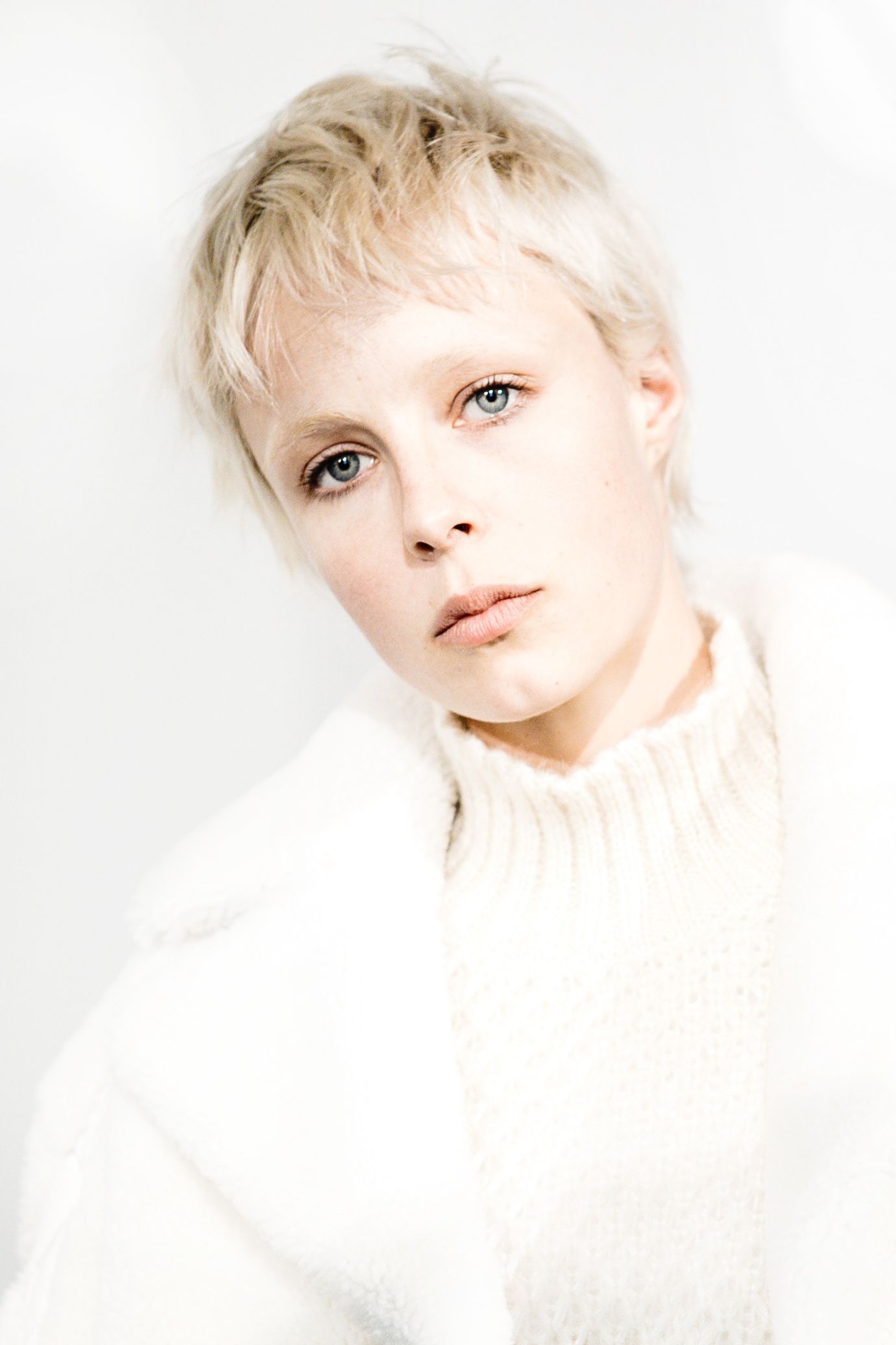 Amazon.co.jp: エディ キャンベル直筆サイン入り写真…Edie Campbell : Toys & Games