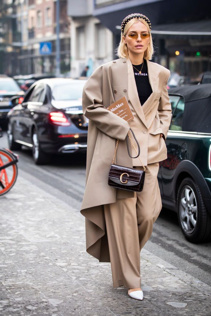 No hay dudas: las diademas son la máxima tendencia en el street style