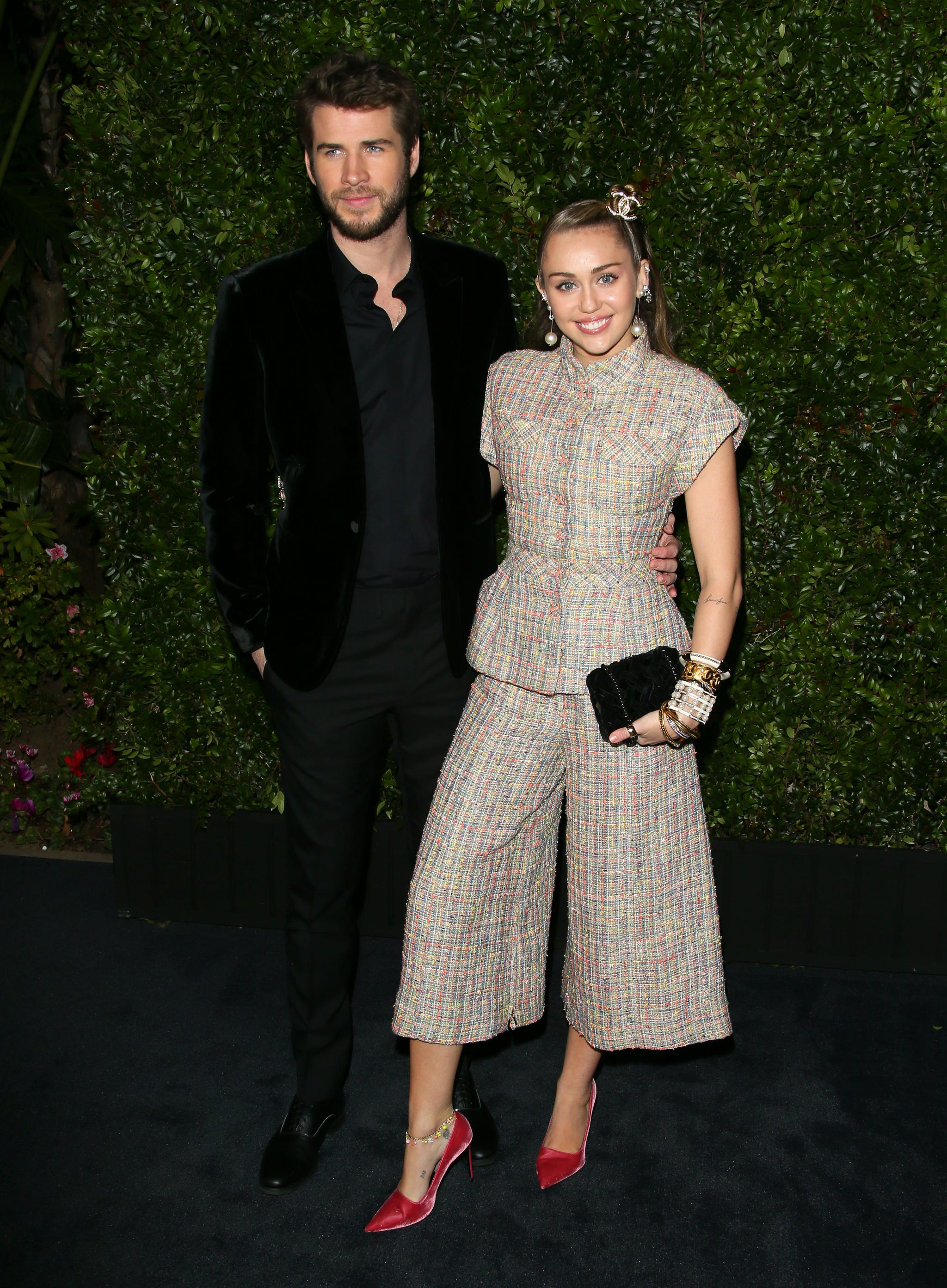 Miley Cyrus And Husband Liam Hemsworth Had The Most Hilarious Time At  Chanel Pre-Oscars Party