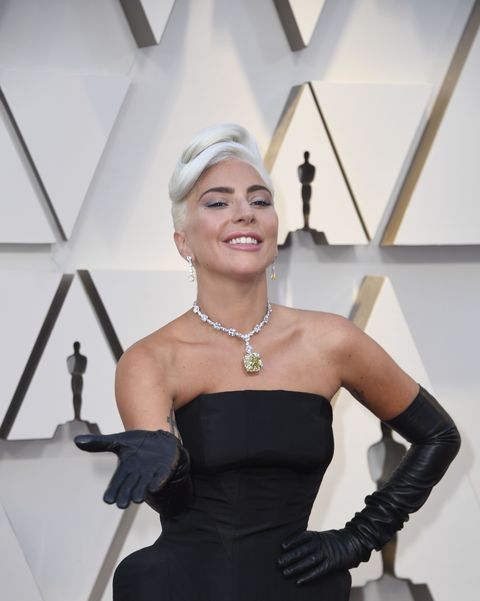 Lady Gaga Wears the Tiffany Diamond to the Oscars - Lady Gaga Oscars ...