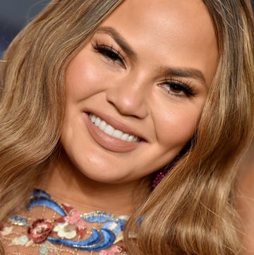 2019 Vanity Fair Oscar Party Hosted By Radhika Jones - Arrivals beverly hills, california february 24 chrissy teigen attends the 2019 vanity fair oscar party hosted by radhika jones at wallis annenberg center for the performing arts on february 24, 2019 in beverly hills, california photo by axellebauer griffinfilmmagic