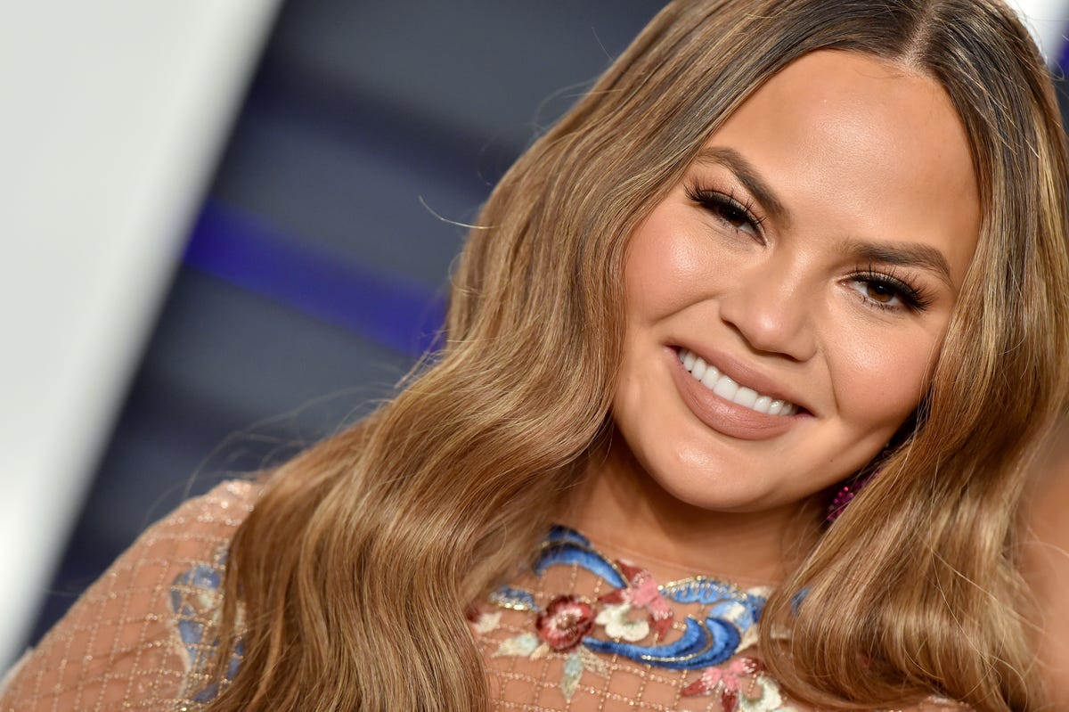 preview for 16 celebrities who got real about their post-baby bodies
