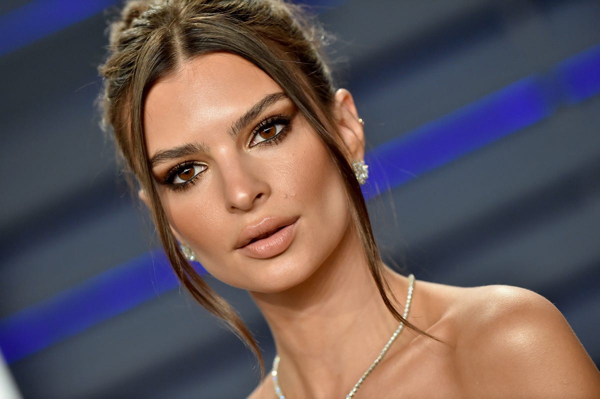 Emily Ratajkowski Says Robin Thicke Groped Her on 