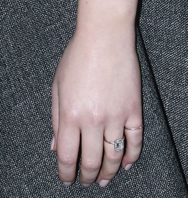 Photos and Details of Jennifer Lawrence's Engagement Ring From Cooke ...