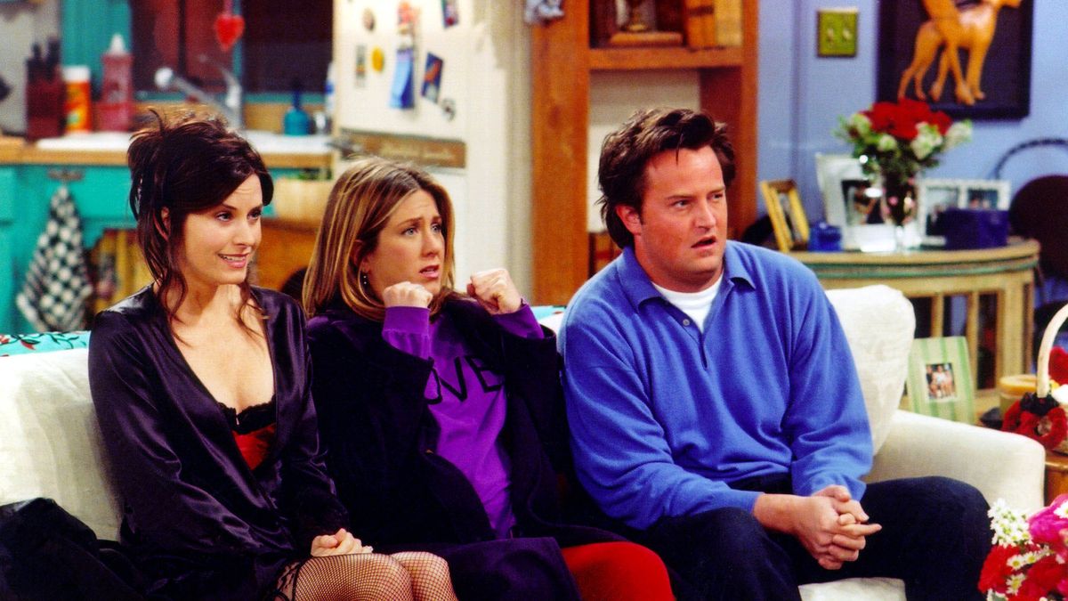preview for Matthew Perry broke up with Julia Roberts because he felt he 'could never be enough'