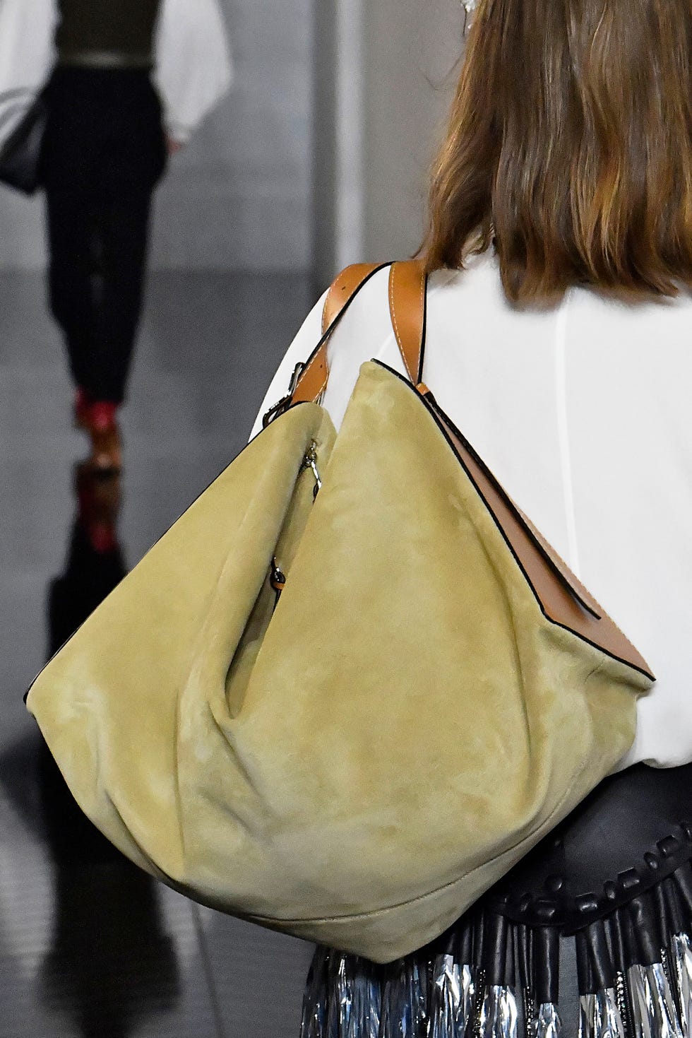 Bag, Handbag, Hobo bag, Fashion, Shoulder, Fashion accessory, Beige, Luggage and bags, Street fashion, Shoulder bag, 