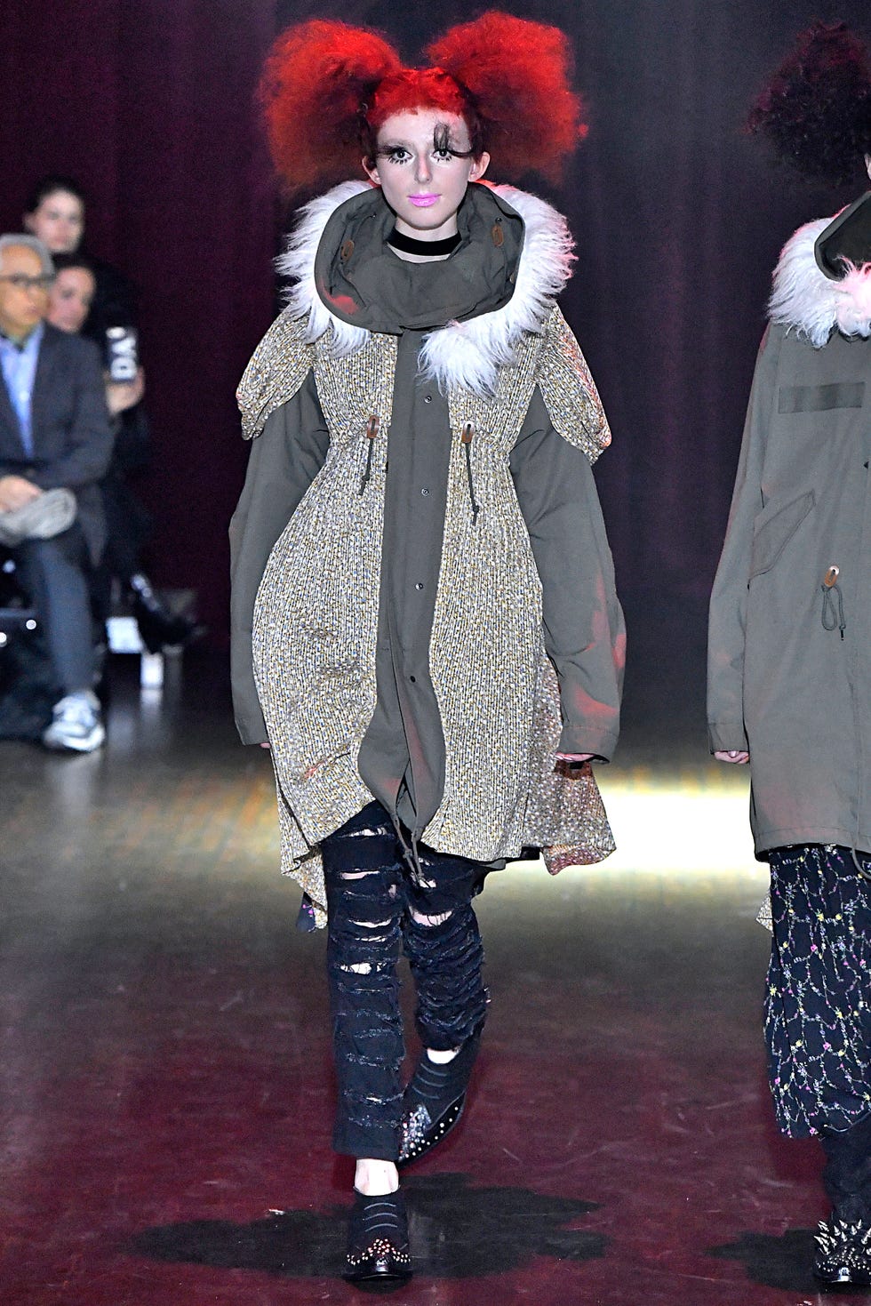 Fashion, Runway, Fashion show, Fashion design, Fashion model, Fur, Haute couture, Fun, Event, Headgear, 