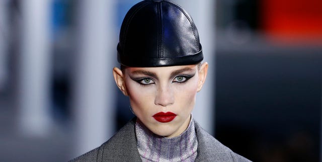 AW19 Louis Vuitton Makeup