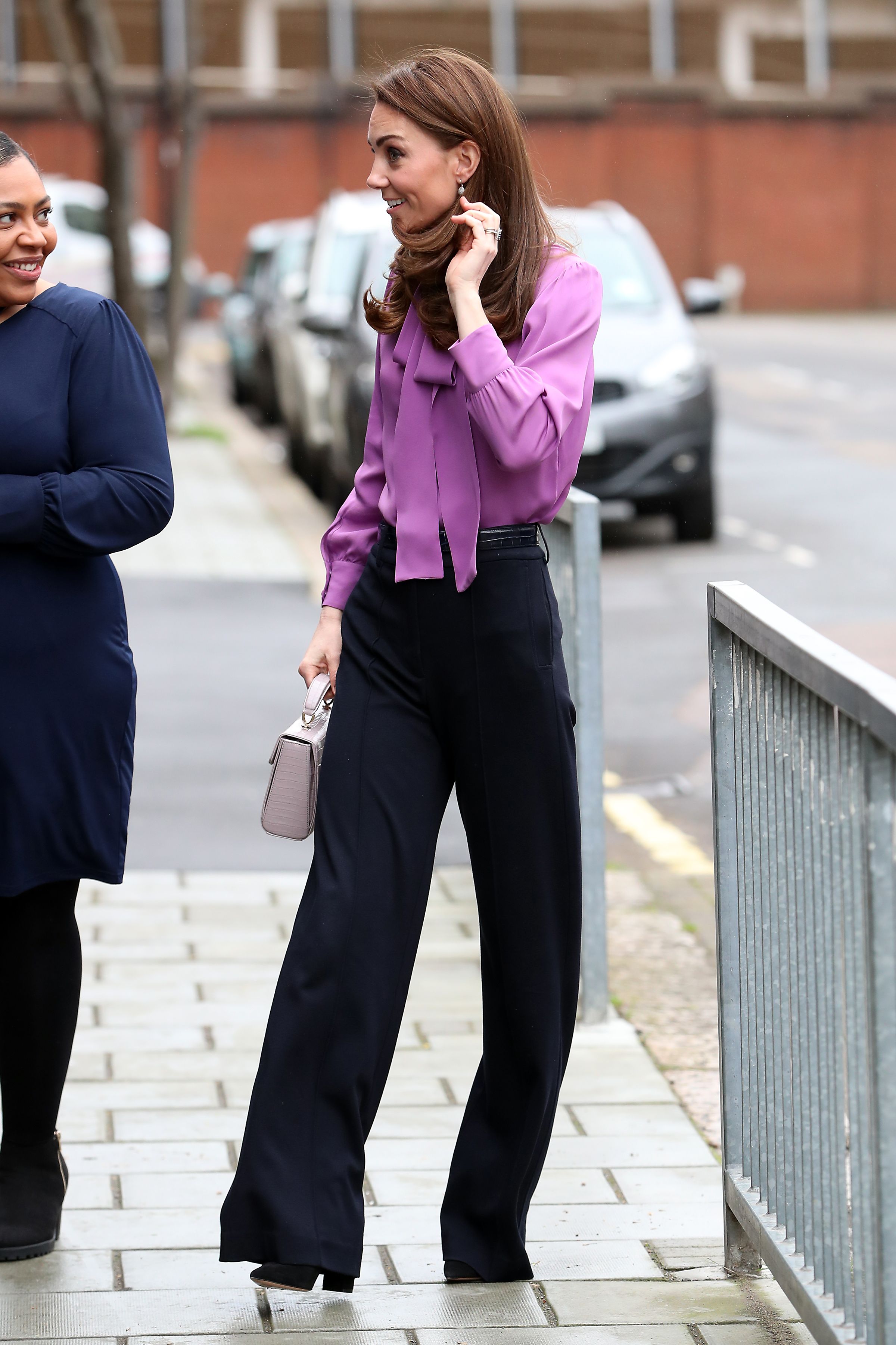 Kate Middelton Suits Up in Neutrals  PointedToe Pumps for Ukraine  Rvce  News