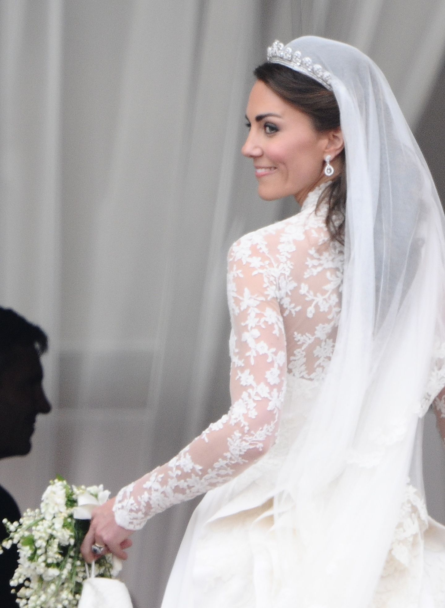 Kate Middleton s Wedding Dress Details Duchess Catherine Wedding Dress Facts