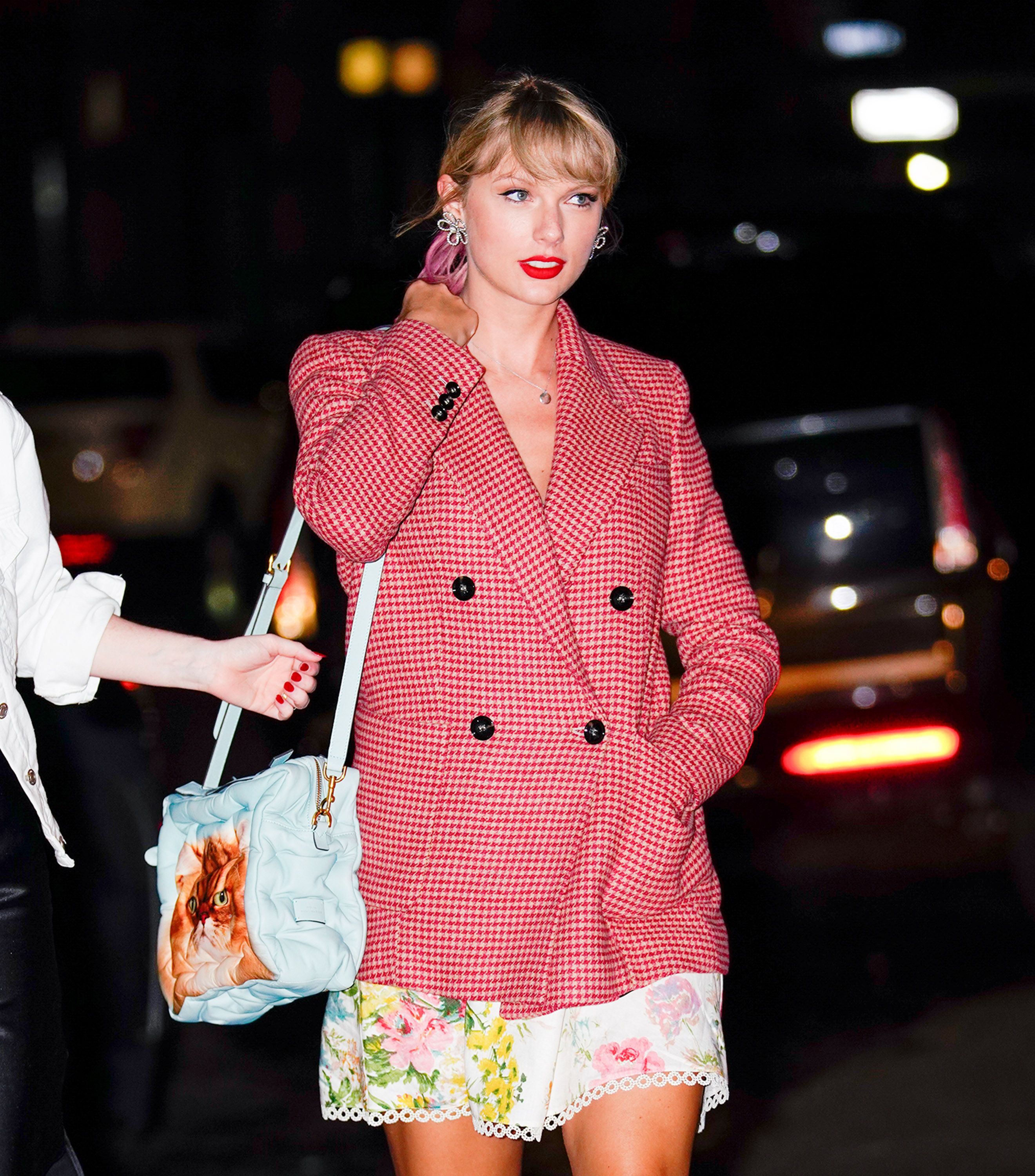 Taylor Swift abrigo El abrigo de cuadros de Mango que ha conquistado a todas las e influencers