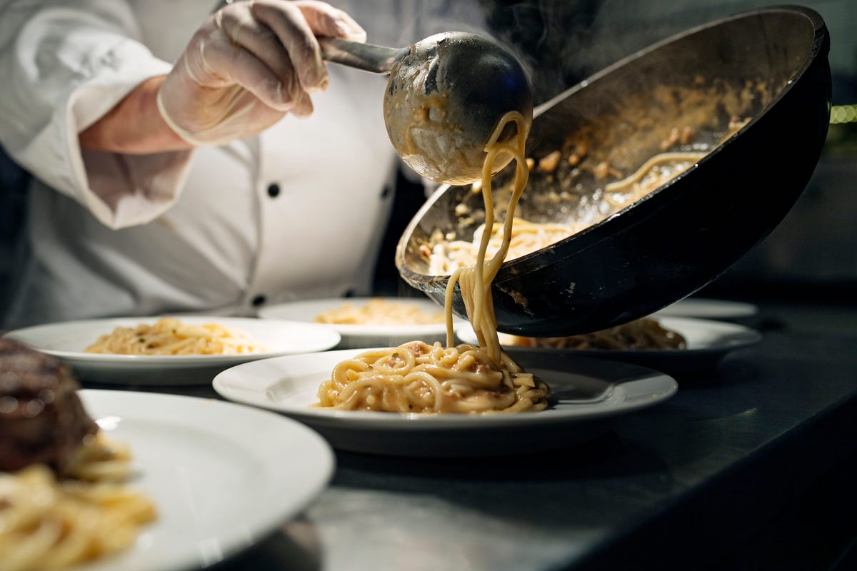 Cucinare spaghetti senza pentola  Il trucco che non abbandonerai più