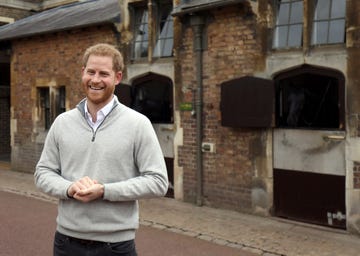 topshot britains prince harry, duke of sussex, speaks to members of the media at windsor castle in windsor, west of london on may 6, 2019, following the announcement that his wife, britains meghan, duchess of sussex has given birth to a son meghan markle, the duchess of sussex, gave birth on monday to a very healthy boy, prince harry announced were delighted to announce that meghan and myself had a baby boy early this morning a very healthy boy, a beaming prince harry said photo by steve parsons  pool  afp photo credit should read steve parsonsafp via getty images