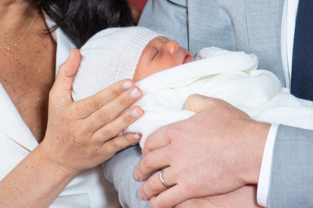 Harry y Meghan presentan a su hijo