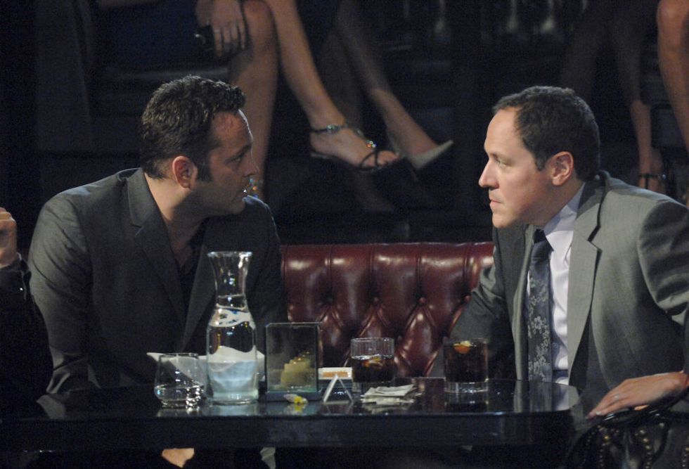 vince vaughn and jon favreau on a couch, movie still from the movie swingers