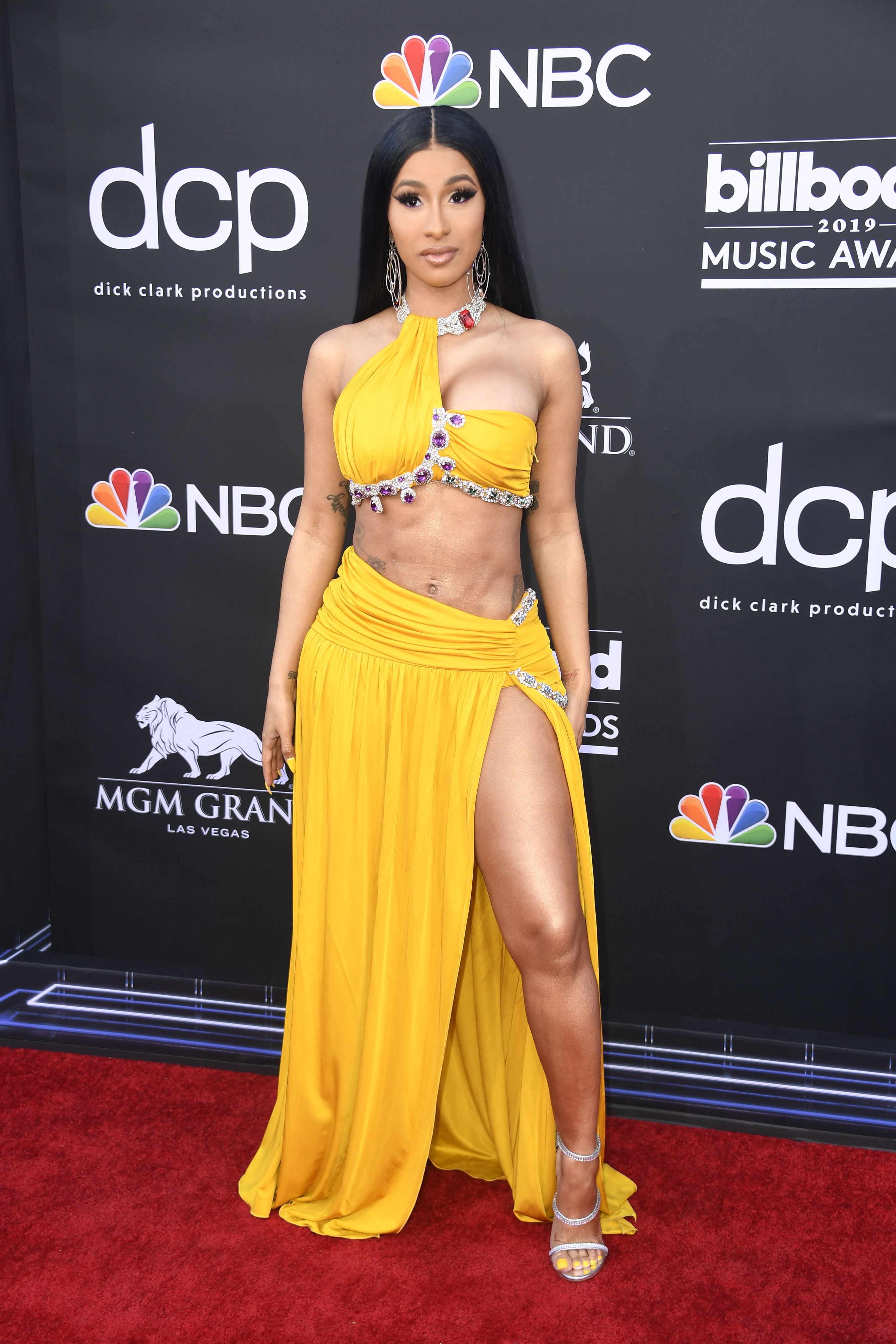 Cardi b outfits discount