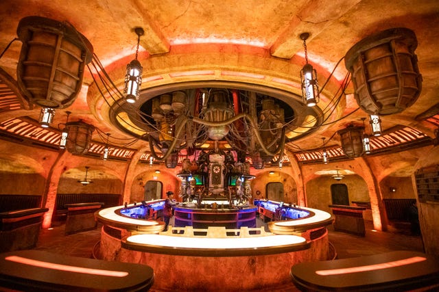 star wars galaxys edge oga's cantina