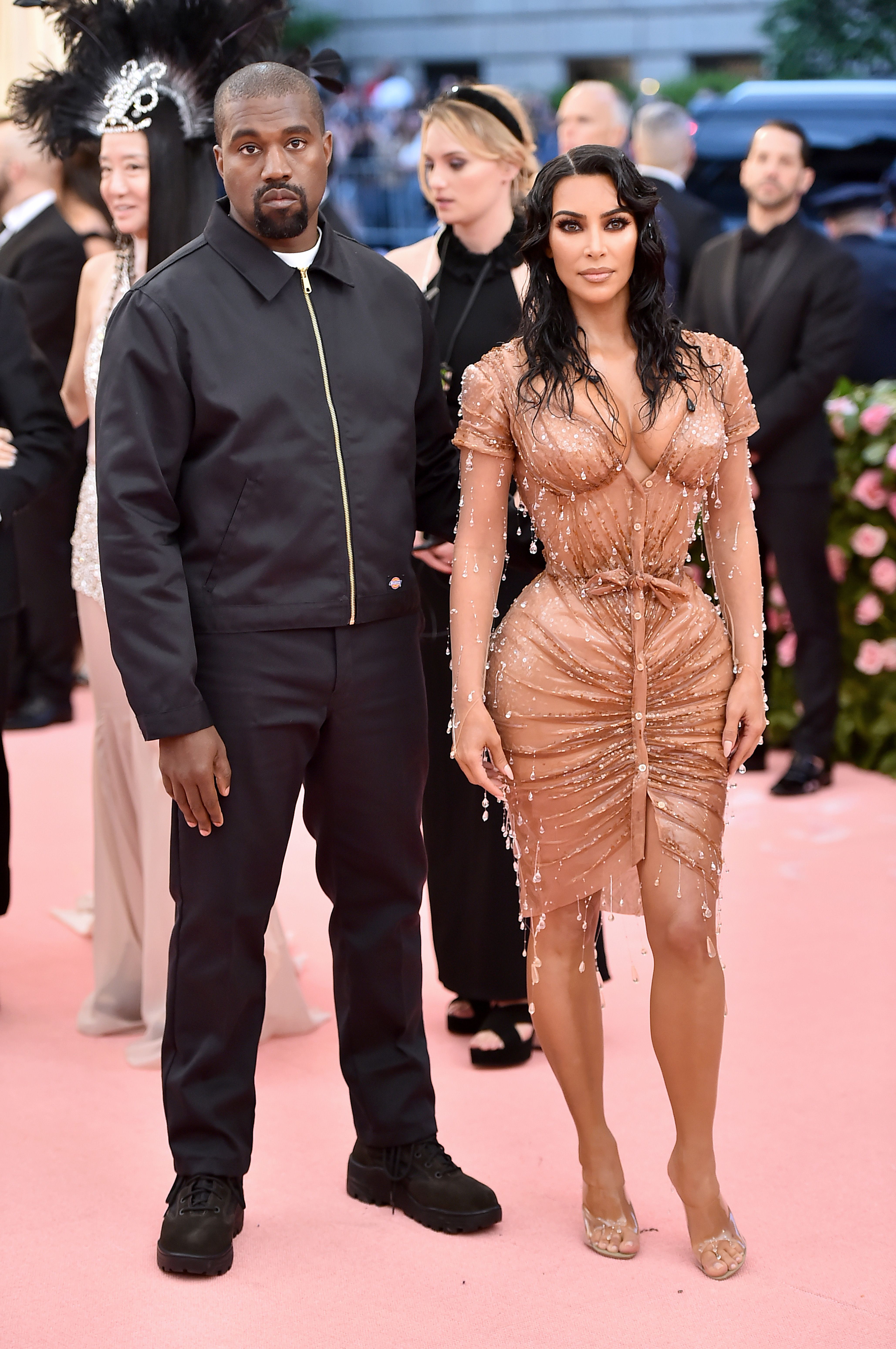 Kim kardashian outlet pregnant met gala