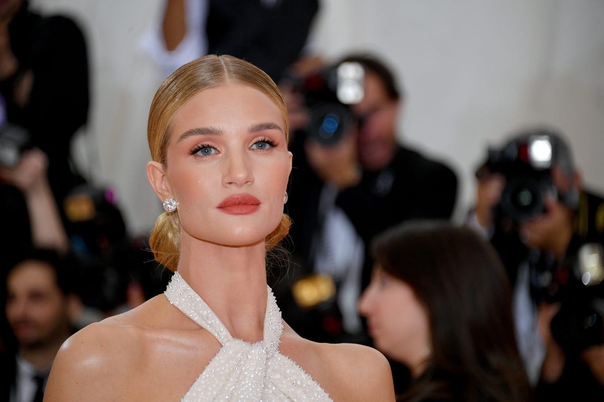 Rosie Huntington-Whiteley opens up on emotional struggles of acne