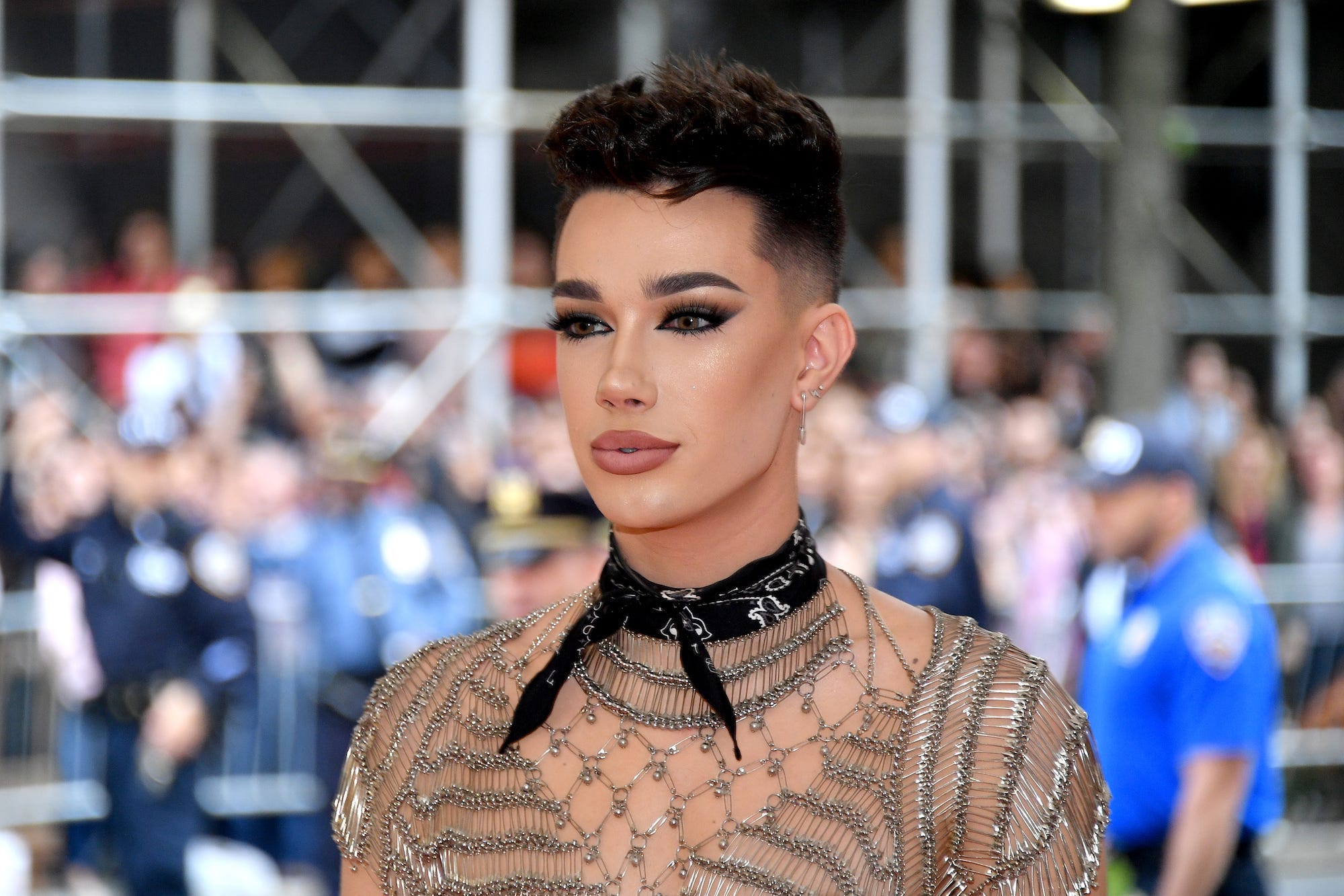 JoJo Siwa gets full makeover from beauty influencer James Charles - Good  Morning America