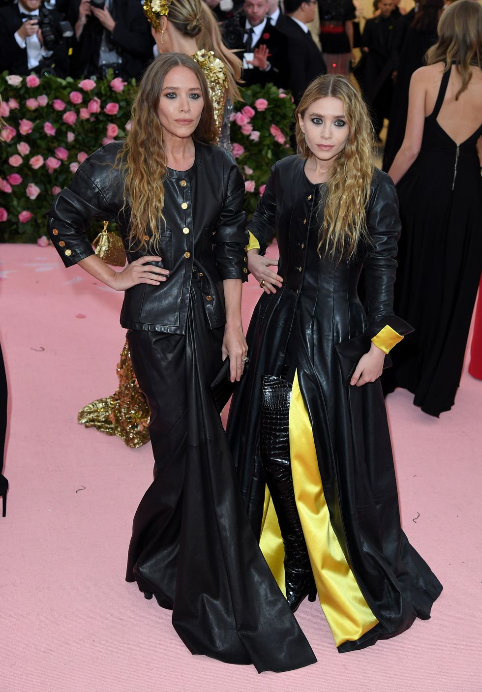 elizabeth olsen mary kate and ashley olsen competed for her affection