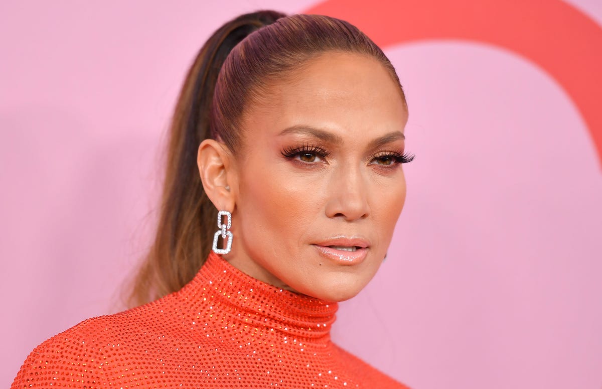 preview for 13 Celebrities With Identical Look-A-Likes!