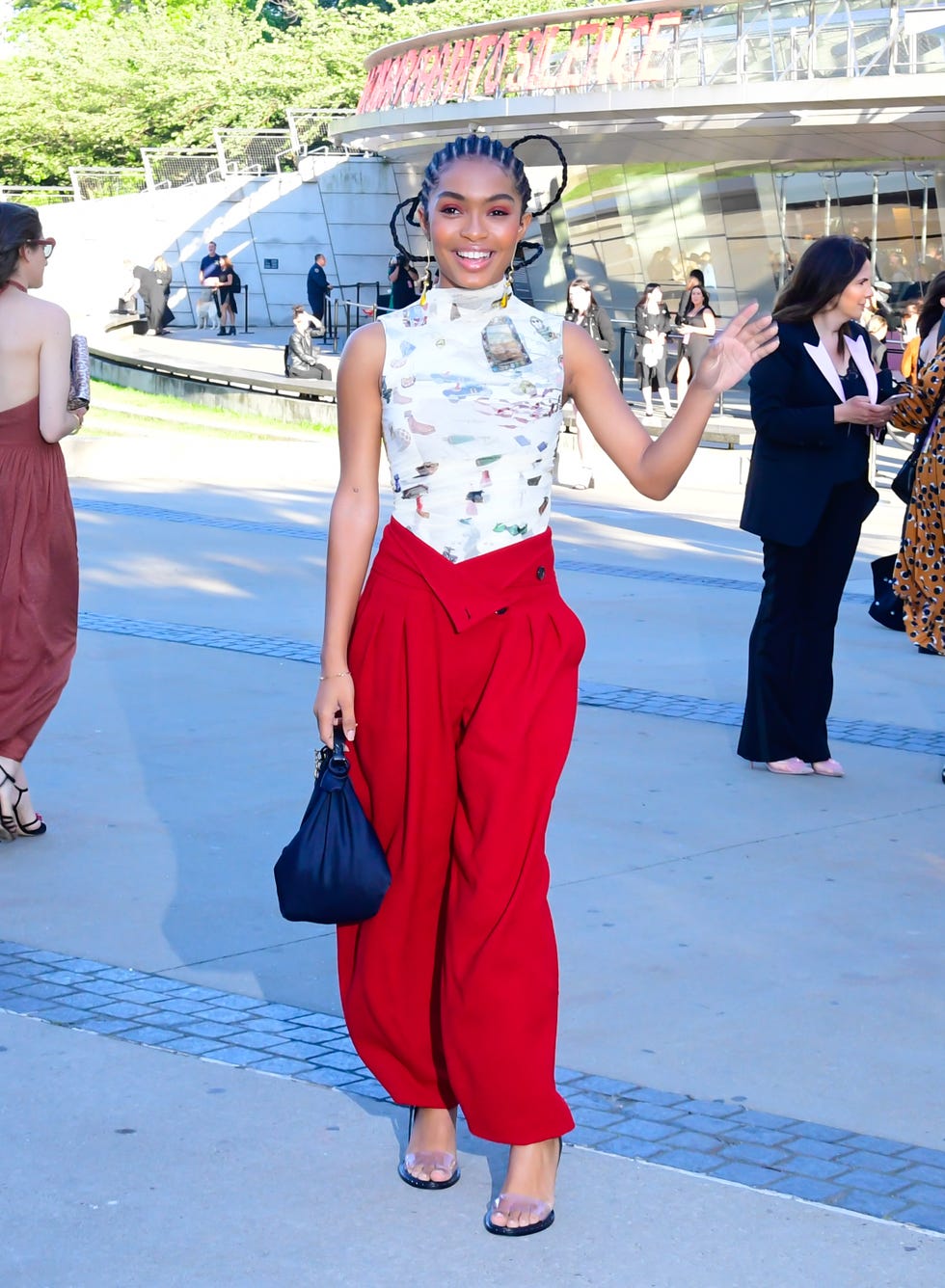 new york, ny   june 03  yara shahidi arrives for the 2019 cfda fashion awards at the brooklyn museum on june 3, 2019 in new york city  photo by raymond hallgc images