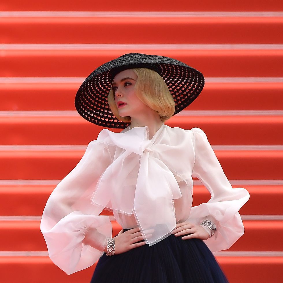 ugentlig gå i stå Bandit Elle Fanning Just Won Cannes, With A Dior Look That Oozed Old School  Hollywood Glam