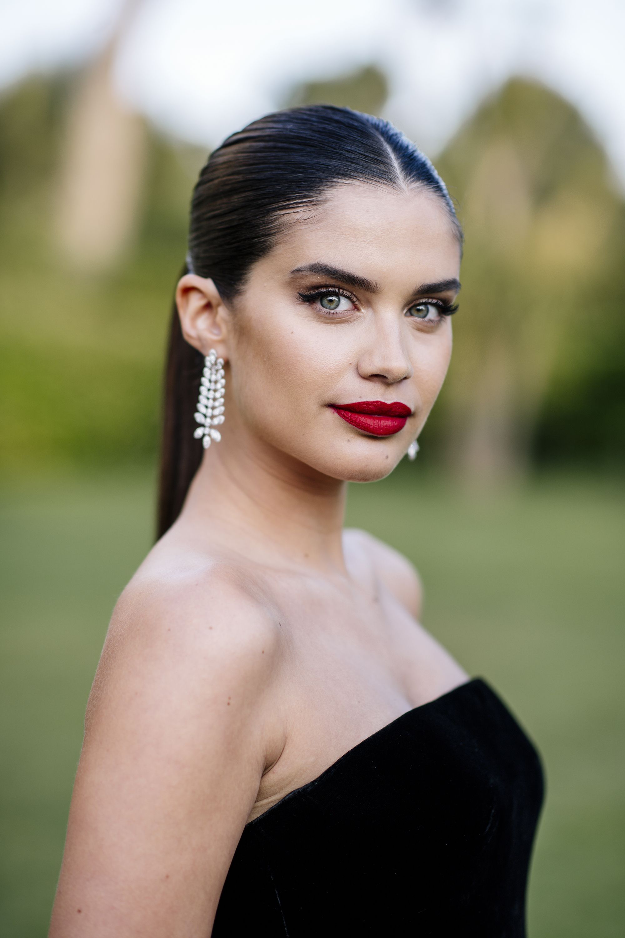Sara Sampaio On Mental Health, Body Insecurities And Her Simple