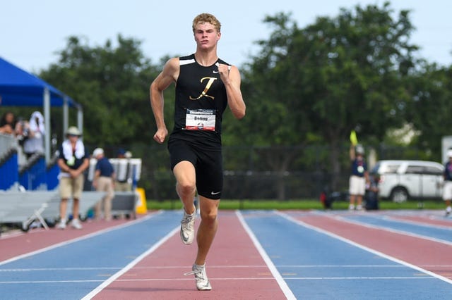 Athlete, Athletics, Sports, Track and field athletics, Running, Recreation, Individual sports, Outdoor recreation, Endurance sports, 800 metres, 