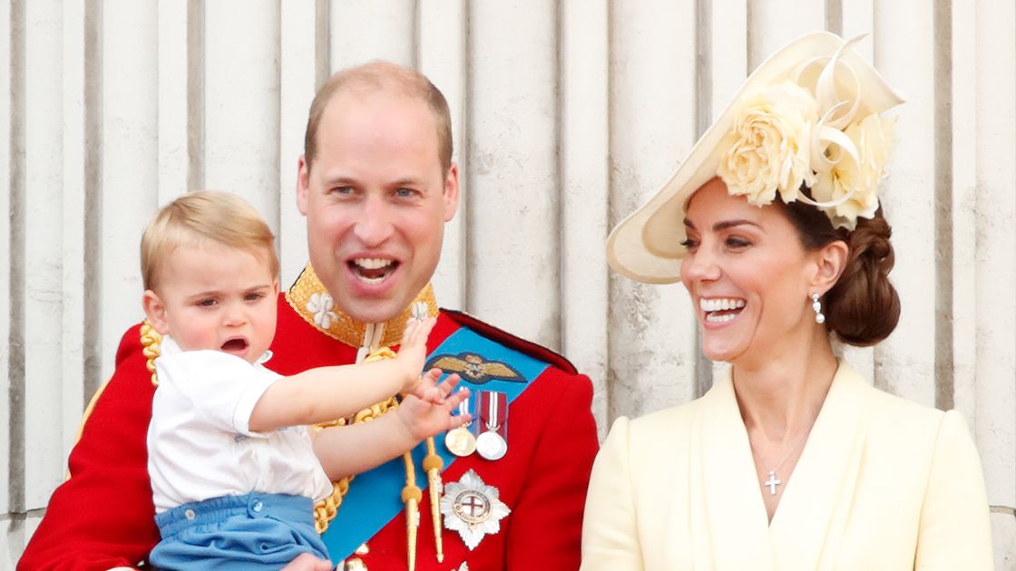 preview for Prince George, Princess Charlotte & Prince Louis clap for NHS staff
